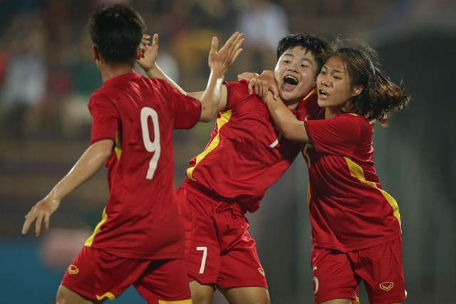 Qualifikationsrunde der U20-Fußballasienmeisterschaft der Frauen: U20 Vietnams gewinnt Auswahl aus Iran - ảnh 1