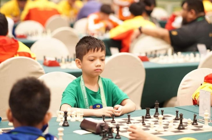Besondere Goldmedaillen des 8-jährigen Schachspielers aus Hanoi - ảnh 1