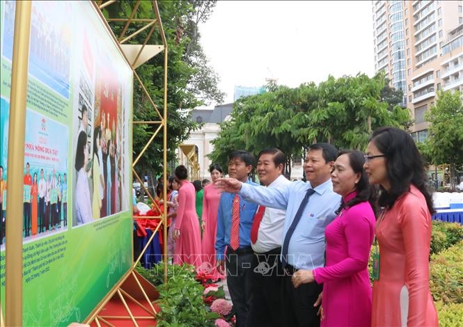 Ausstellung mit 100 Fotos über Bauern in Ho Chi Minh Stadt - ảnh 1