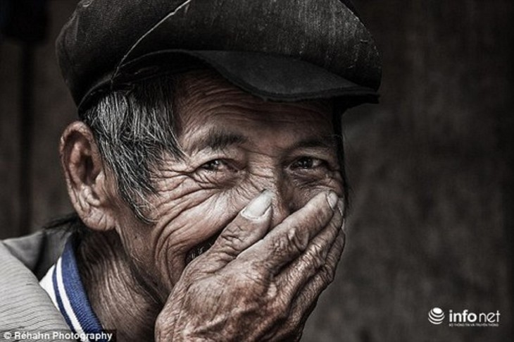 Das Lächeln der alten Menschen in bergigen Gebieten - ảnh 11