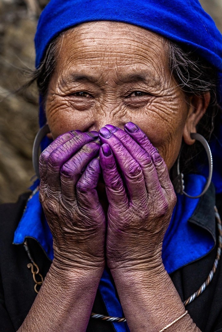 Das Lächeln der alten Menschen in bergigen Gebieten - ảnh 3