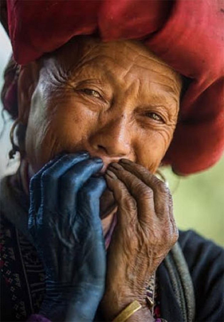 Das Lächeln der alten Menschen in bergigen Gebieten - ảnh 9