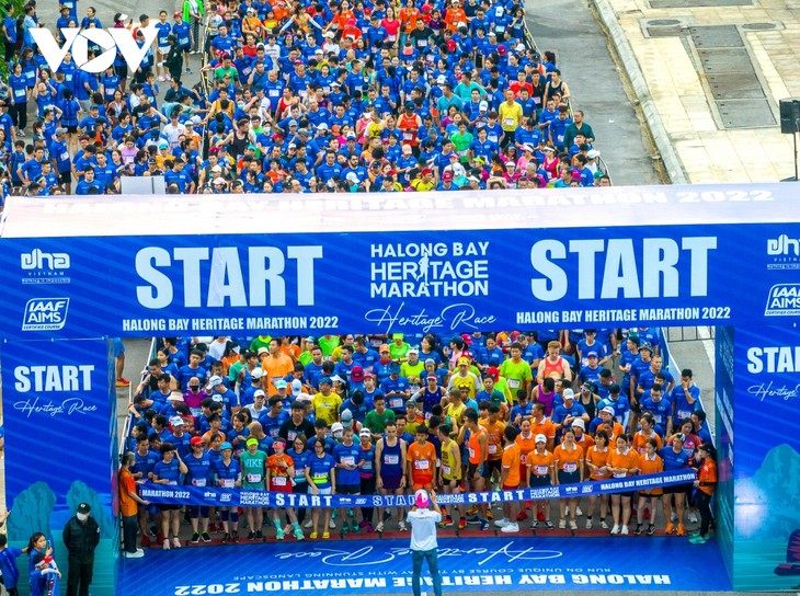 Mehr als 9000 Menschen nehmen am Halong Bay Heritage Marathon teil - ảnh 1