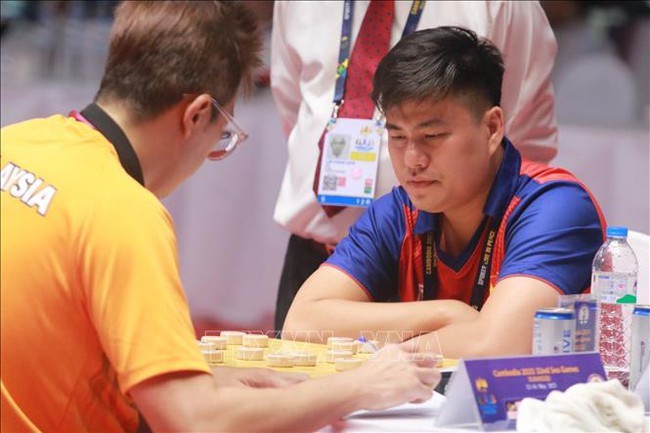 Bester vietnamesischer Schachspieler in China ausgezeichnet - ảnh 1