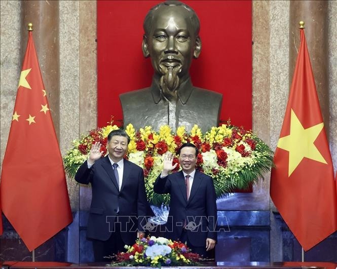 Staatspräsident Vo Van Thuong führt Gespräch mit seinem chinesischen Amtskollegen Xi Jinping - ảnh 1