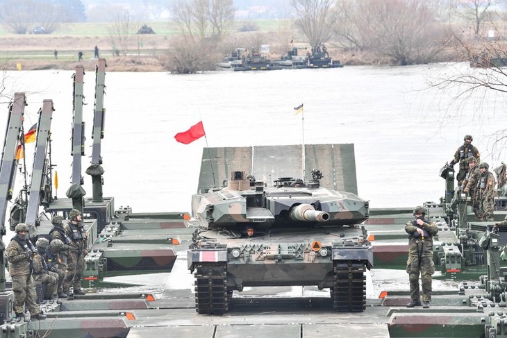 Polens Außenminister: NATO-Soldaten sind in der Ukraine präsent - ảnh 1
