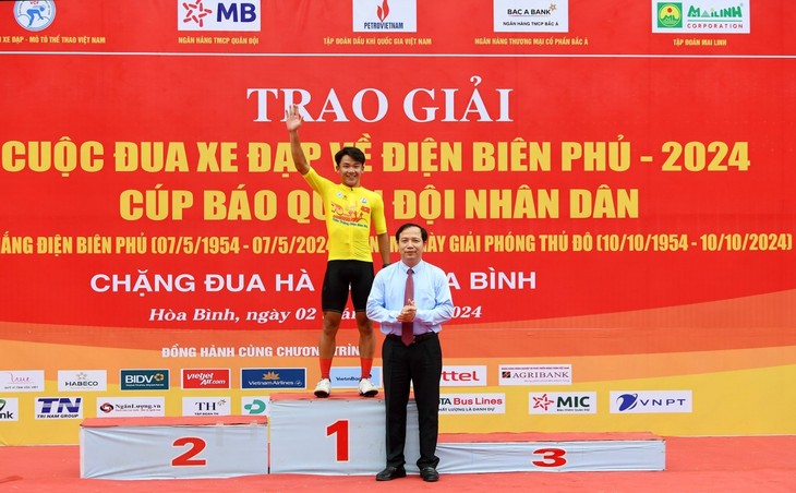 Pham Le Xuan Loc stellt Rekord beim Radrennen „Nach Dien Bien Phu fahren - 2024” auf - ảnh 1