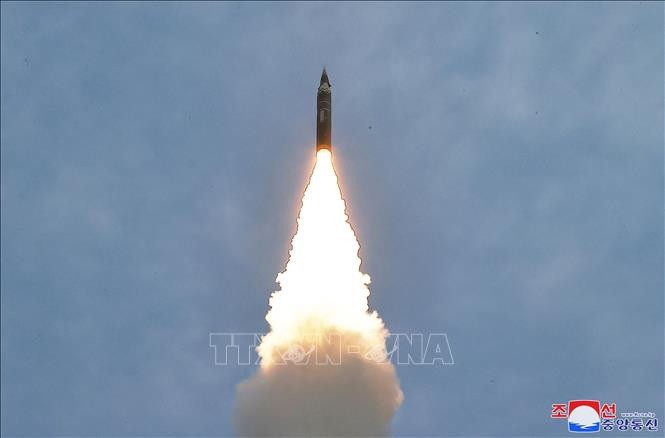 Nordkorea feuert erneut ballistische Raketen ab - ảnh 1