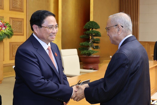 Premierminister Pham Minh Chinh empfängt den Gründer des indischen Konzerns Infosys - ảnh 1