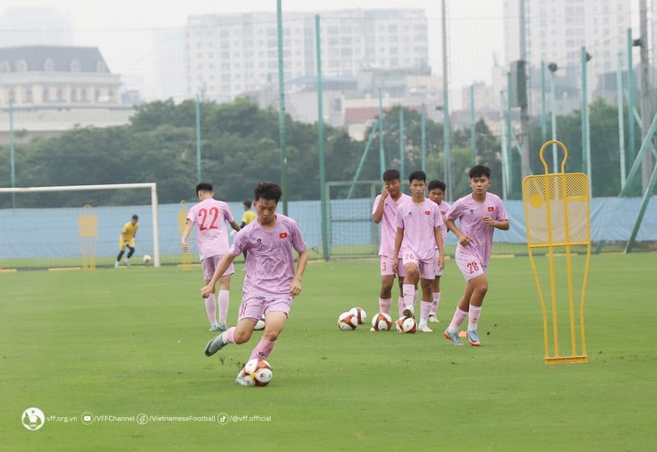 Südostasienmeisterschaft 2024: U16-Fußballmannschaft Vietnams entgeht der Todesgruppe  - ảnh 1