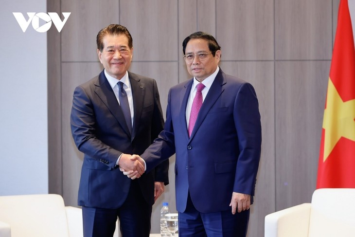 Premierminister Pham Minh Chinh empfängt sechs führende Konzerne Südkoreas - ảnh 1