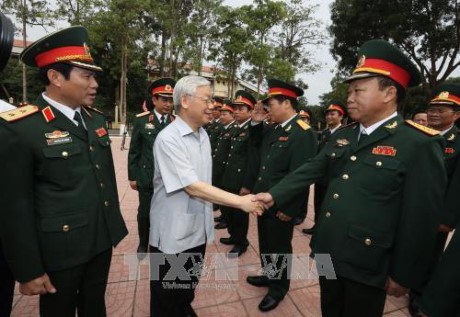 Party chief visits Military Zone 4’s High Command - ảnh 1