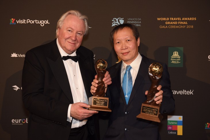 Vietnam Airlines wins two World Travel Awards - ảnh 1