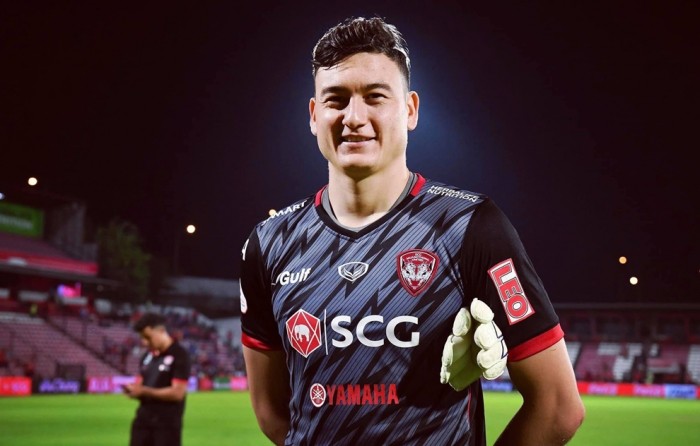 Van Lam has played in all Muang Thong United matches in the Thai League this season. - ảnh 1