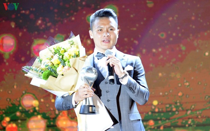 Quang Hai named ASEAN’s best player 2019 - ảnh 1