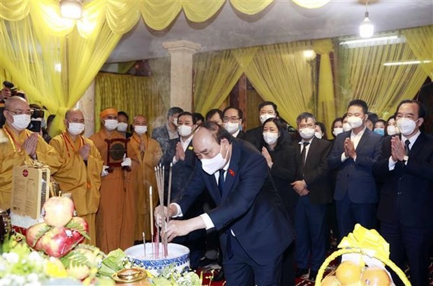President pays tribute to Vietnam Buddhist Sangha chief Thich Pho Tue  ​ - ảnh 2