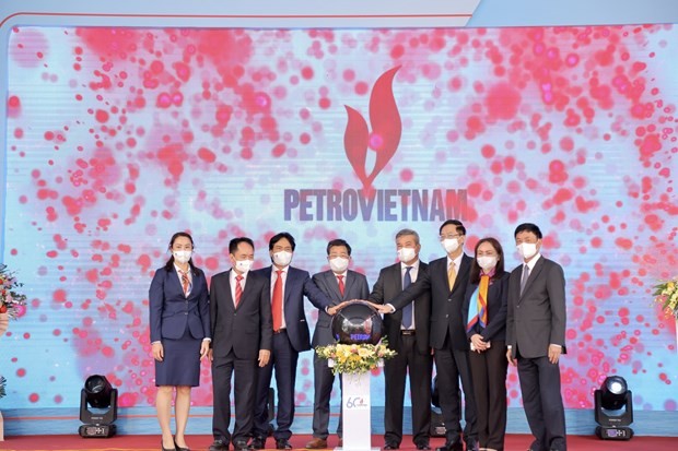 Petrovietnam celebrates 60th anniversary of oil and gas industry’s traditional day  - ảnh 3