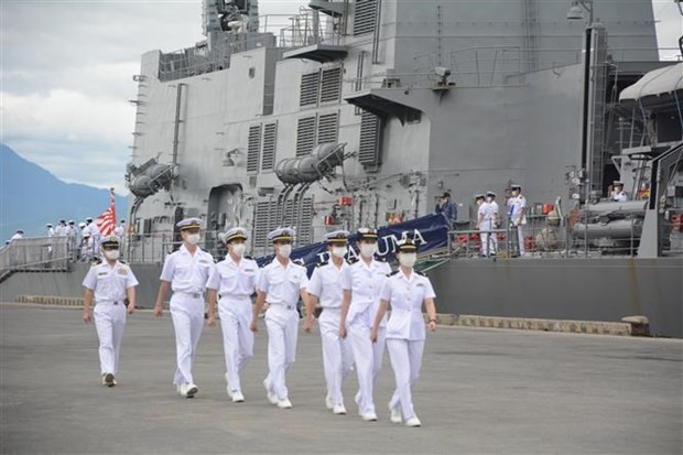 Japan’s training ships visit Da Nang city - ảnh 1