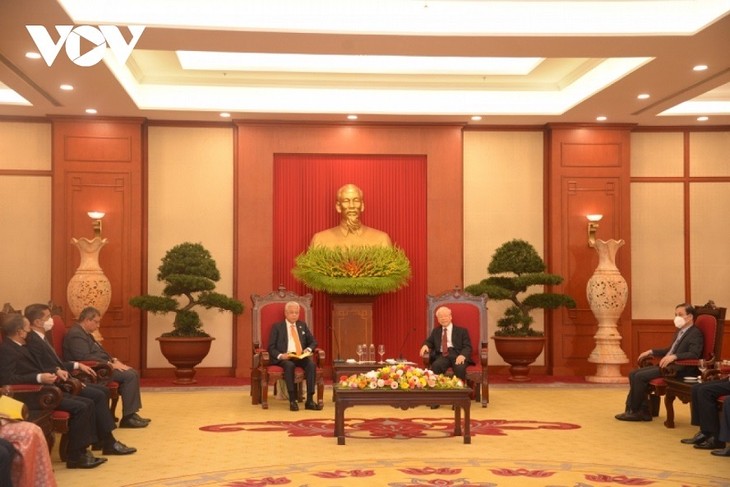 Party General Secretary welcomes Malaysian Prime Minister - ảnh 1