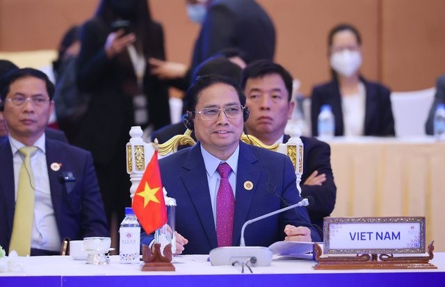 PM attends ASEAN summits with partners  - ảnh 1