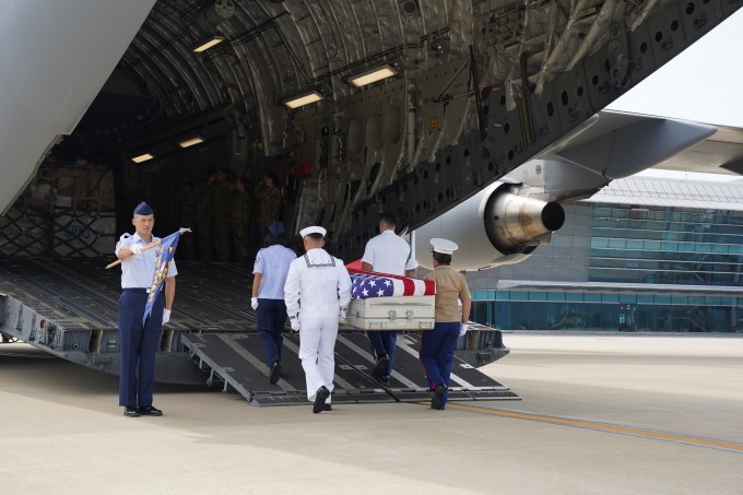Vietnam repatriates US soldier's remains - ảnh 1