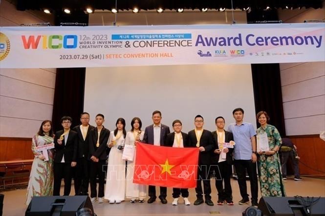 All Hanoi contestants win gold at World Invention Creativity Olympic - ảnh 1