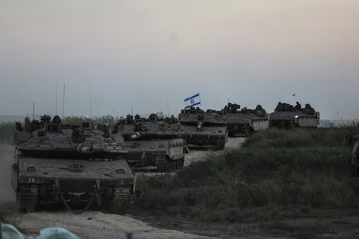 Israel makes first raids into Gaza - ảnh 1