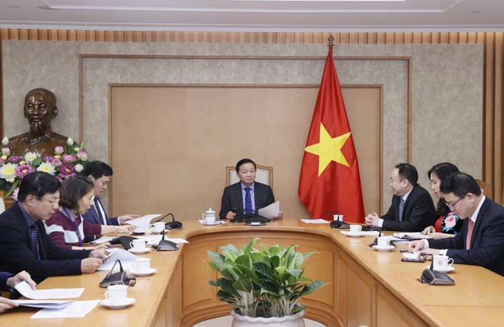 Vietnamese, Russian Deputy PMs discuss measures to promote cooperation - ảnh 1