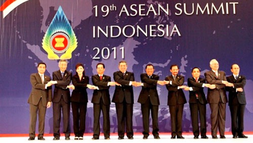 เวียดนามมีส่วนร่วมที่เข้มแข็งต่อการประชุมอาเซียนซัมมิต19 - ảnh 1