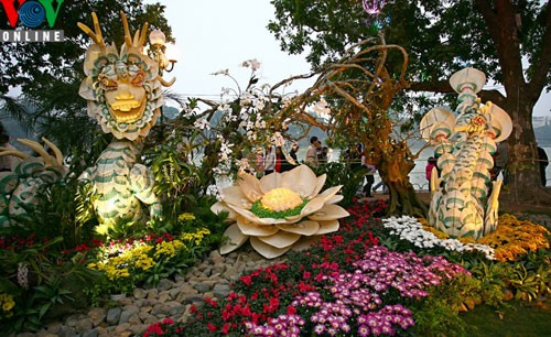 เทศกาล ดอกไม้ฮานอย ต้อนรับปีใหม่2012 - ảnh 3