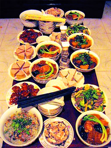 ถาดอาหารส่งท้ายปีเก่าต้อนรับปีใหม่ของชาวฮานอย - ảnh 3