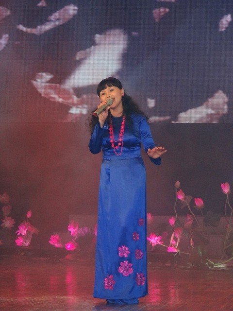 งานแสดงดนตรี “เสียงเพลงแห่งมิตรภาพเวียดนาม-ไทย”ณ กรุงฮานอย - ảnh 12