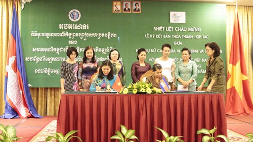 สมาคมสตรีเวียดนาม-กัมพูชากระชับความร่วมมือ - ảnh 1