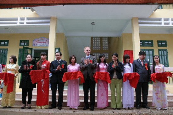 บริษัทโบอิ้งให้การสนับสนุนการก่อสร้างโรงเรียนในเวียดนามต่อไป - ảnh 1