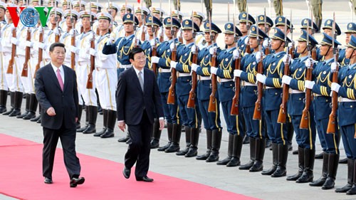 ผู้นำเวียดนาม-จีนได้แสดงความพึงพอใจต่อพัฒนาการใหม่ที่ดีงามในความสัมพันธ์ทวิภาคี - ảnh 1