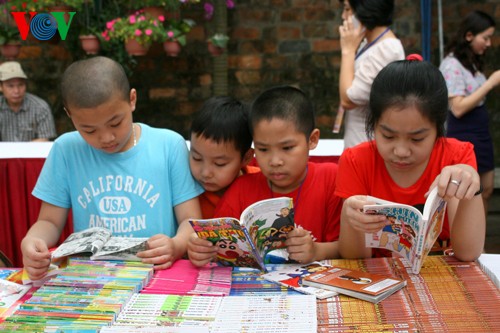 วันหนังสือเวียดนาม-การส่งเสริมวัฒนธรรมการอ่านหนังสือ - ảnh 1