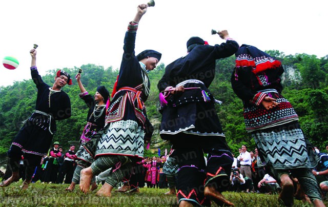 ไตซ์เเปง เทศกาลเต้นรำรับปีใหม่ของชนเผ่าเย้าในเวียดนาม - ảnh 1