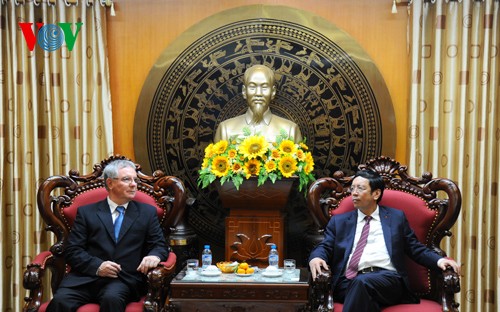 ประธานสถานีวิทยุเวียดนามต้อนรับประธานสถานีโทรทัศน์ดูนาแห่งฮังการี - ảnh 1