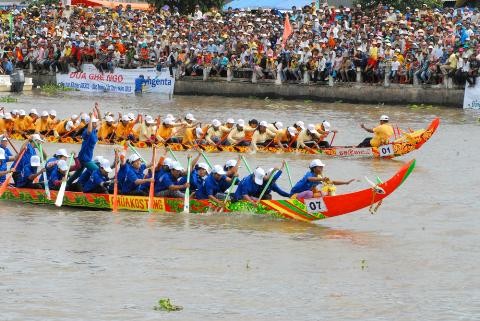 เทศกาลแข่งเรืองอ วัฒนธรรมที่เป็นเอกลักษณ์ของชนเผ่า Khmer ในเวียดนาม - ảnh 1