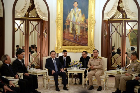 เวียดนามถือไทยเป็นหุ้นส่วนสำคัญในอาเซียน - ảnh 1