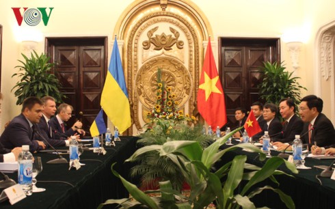 รัฐมนตรีต่างประเทศยูเครน พาฟโล คลิมคิน เยือนเวียดนาม - ảnh 1