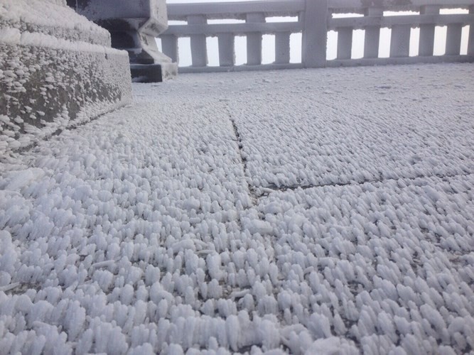 ซาปา- หิมะตกที่ยอดฟานซิปัน หลังคาแห่งอินโดจีน  - ảnh 6