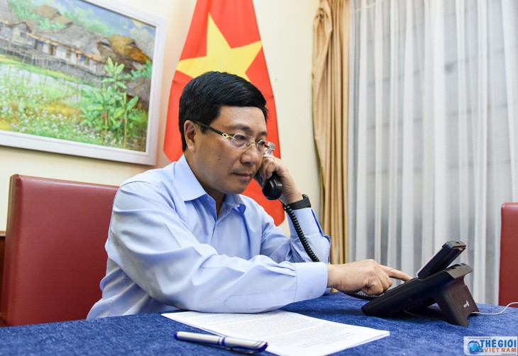 เวียดนามผลักดันความร่วมมือป้องกันโรคระบาดและผลักดันความสัมพันธ์ทวิภาคีกับฝรั่งเศสและสวิสเซอร์แลนด์ - ảnh 2