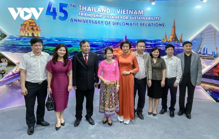 เปิดงานมิตรภาพ “หมู่บ้านมิตรภาพไทย-เวียดนามเพื่อการพัฒนาอย่างยั่งยืน” - ảnh 6