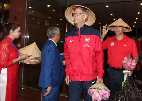 First images of Arsenal in Vietnam - ảnh 2