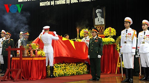 Memorial service and burial ceremony for General Giap - ảnh 2