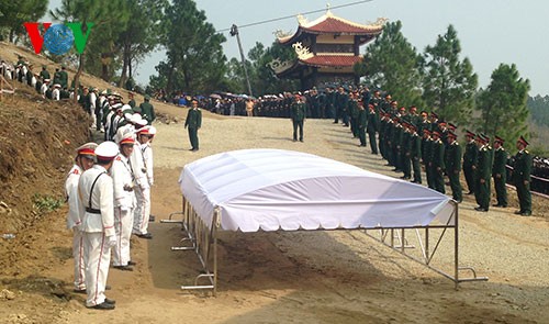Memorial service and burial ceremony for General Giap - ảnh 16