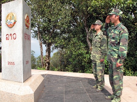 Border guards welcome spring in westernmost region - ảnh 2