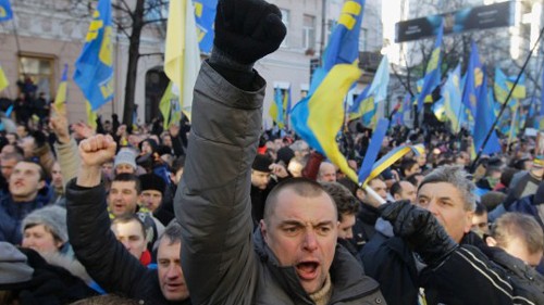 Ukraine: President criticizes protests as extremist act  - ảnh 1