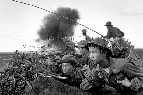 Vietnam War spotlighted at France photo exhibition - ảnh 1